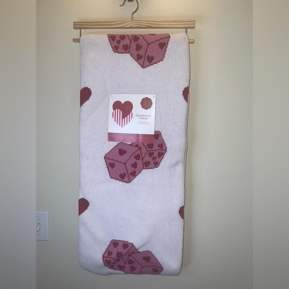 XOXO‎ Valentine Decorative Throw Blanket 50x60 Pink Heart Dice – NWT